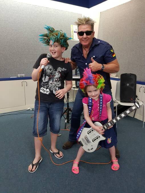 SCHOOL HOLIDAY FUN: Andy Jones teaching the Narromine youth about being creative and cool. Photo: CONTRIBUTED.