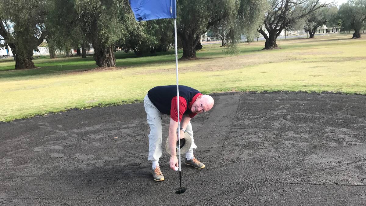 Jeff Garraway scored a hole in one on the18th hole of the Narromine course. 