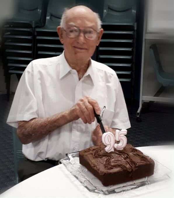 Fittingly, Keith celebrated his 95th birthday at the Narromine Aero Club. Photo: CONTRIBUTED