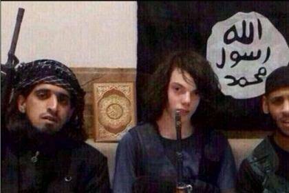 The young Australian Jake Bilardi alongside two IS members.  Photo: Twitter