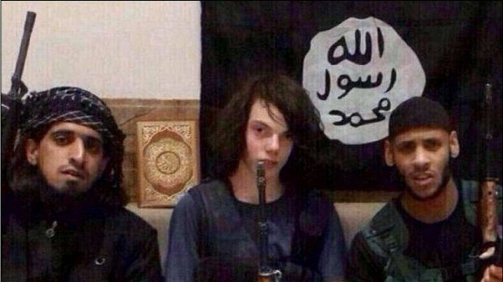 The young Australian Jake Bilardi alongside two IS members.  Photo: Twitter