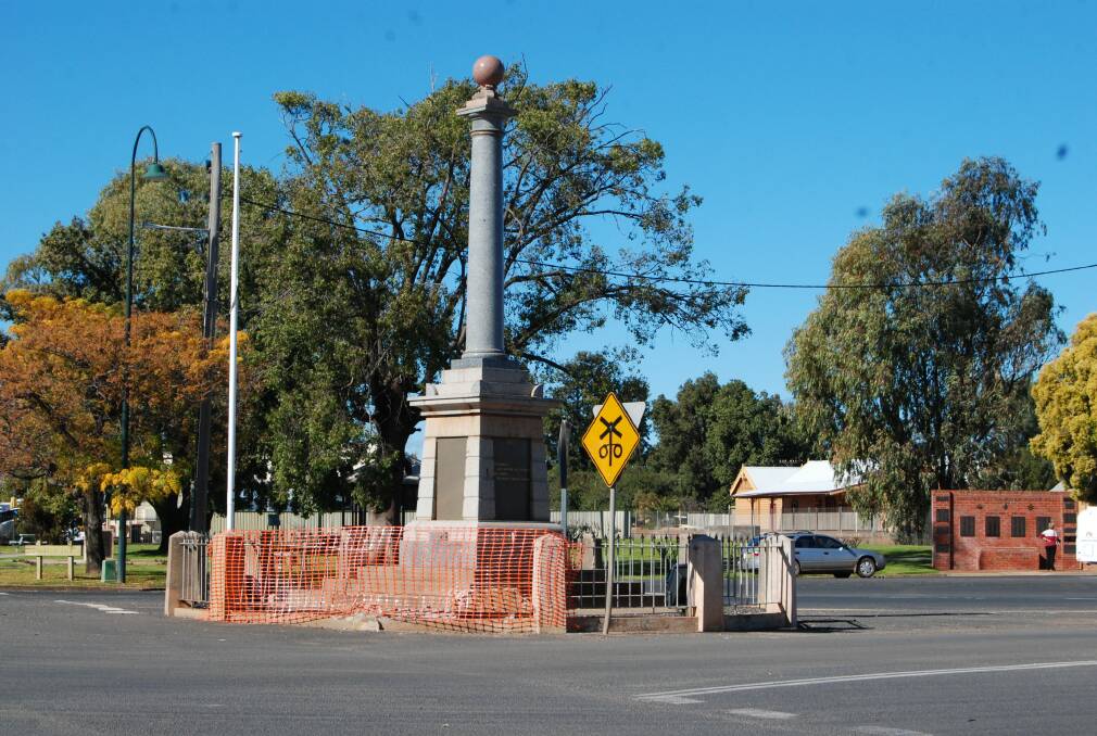 The Narromine Cenotaph and the damage.