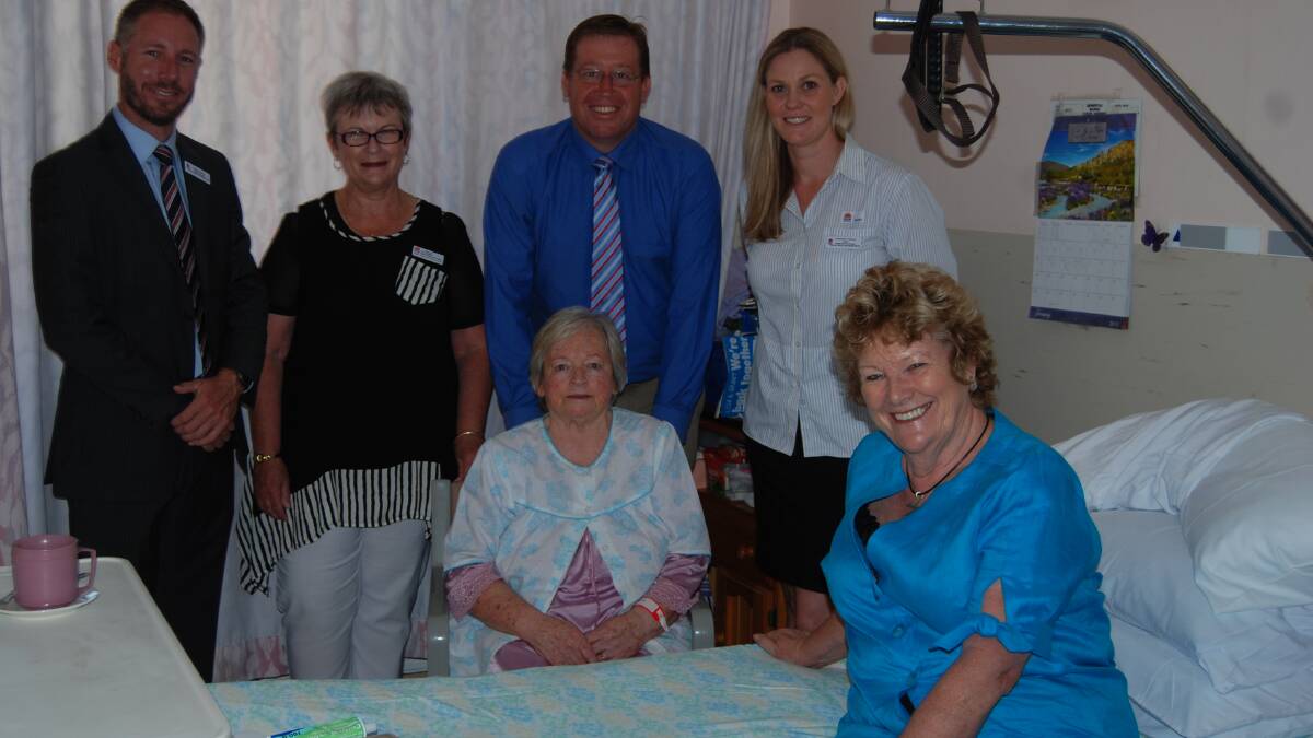Western NSW Local Health District chief executive Scott McLachlan, Northern Sector general manager Joy Adams, Member for Dubbo Troy Grant and Health Service manager Joy Wason with patient Faye Williamson and Health Minister Jillian Skinner (front).
