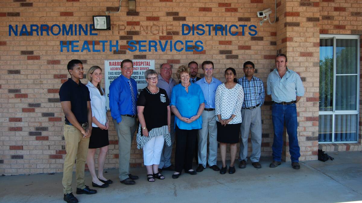 The Minister for Health, Jillian Skinner and Member for Dubbo, Troy Grant with the Narromine Doctors and Staff