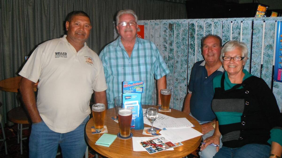 Bogan Barflies and others Johnno Edwards, Tony Roach with Warren and Glennys Core