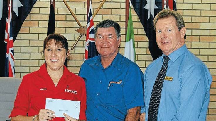 Rachel Mills from the Hear our Heart - Ear Bus project with CEO of Southern Phone Mark Warren and Narromine Mayor Bill McAnally.