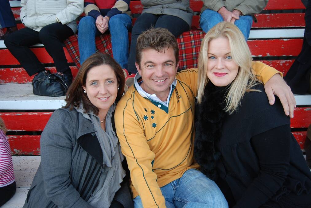 o Jacqui Schofield pictured with Stewart and Katie Kidd.