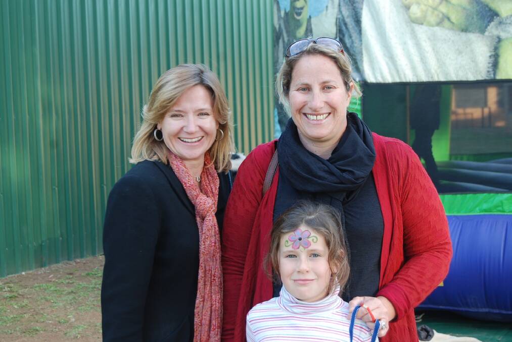  Cath Connors pictured with Kate and Molly Wilson.