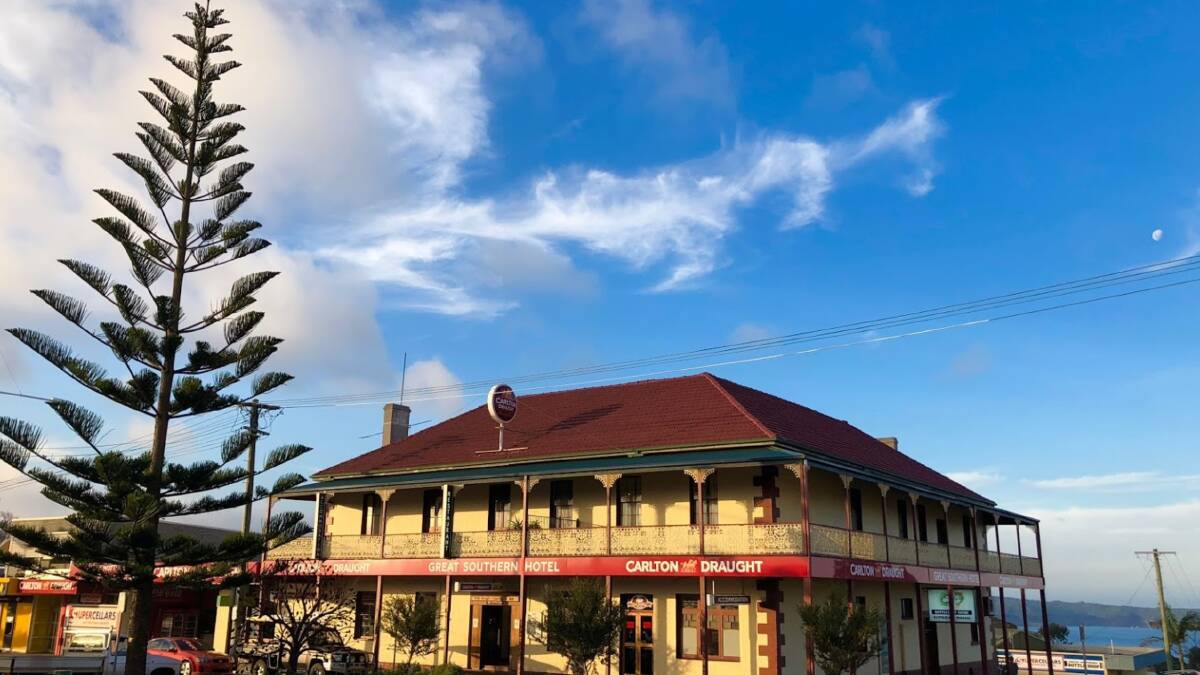 A person who tested positive to COVID-19 visited the Great Southern Hotel in Eden on Wednesday night. Picture: Google Maps 