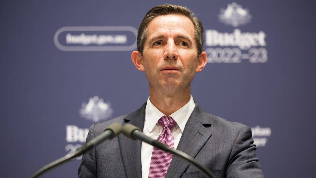 Finance Minister Simon Birmingham briefs media on the 2022-23 Budget. Picture: Sitthixay Ditthavong