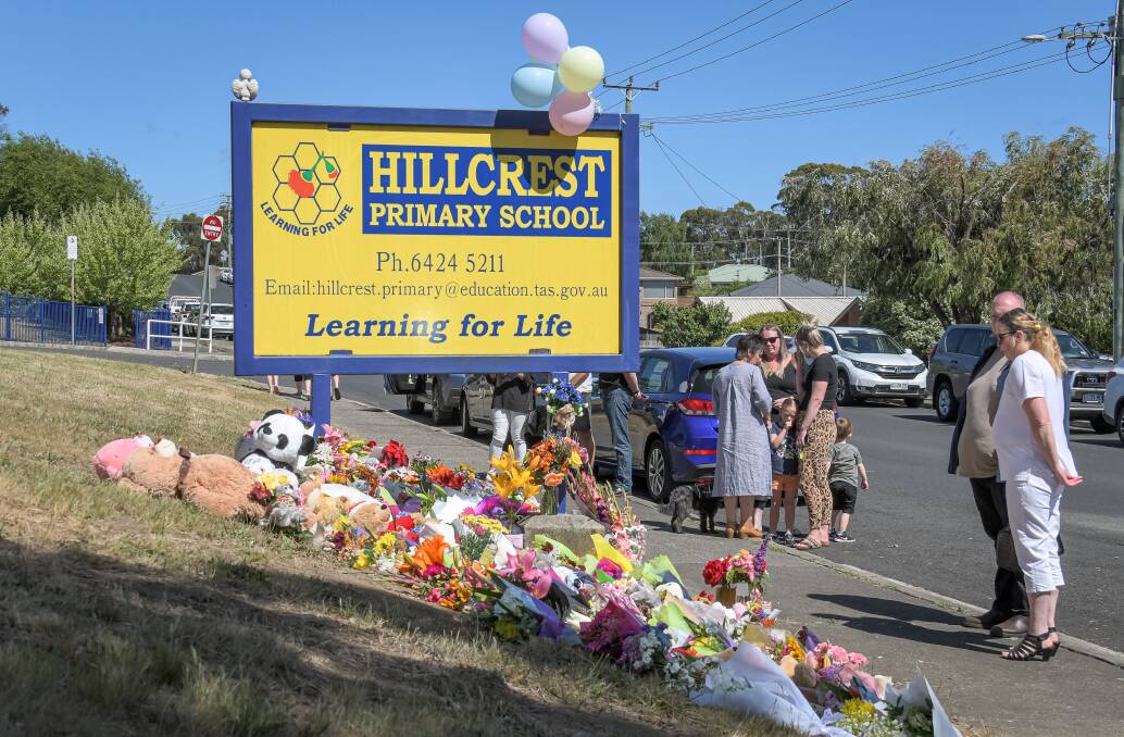 Tributes at Hillcrest Primary School. Picture: Simon Sturzaker 