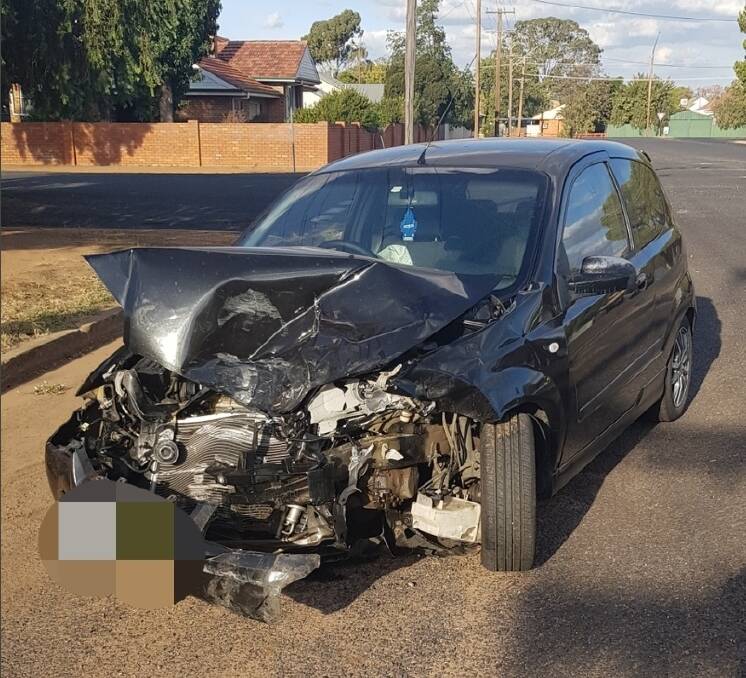 Police attend motor vehicle accident on Third Avenue, Narromine