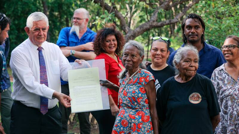 Minister Wyatt with members of the Kakadu ALT and their families. Photos supplied.