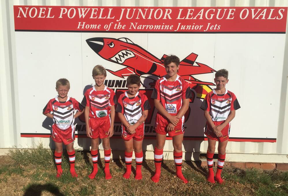SEASON READY: Narromine Junior Jets players in their new playing gear for the upcoming 2018 season. Photo: CONTRIBUTED