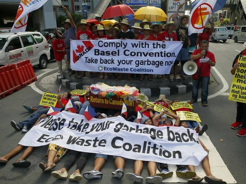 Canada has agreed to reclaim its garbage in the Philippines by the end of June.