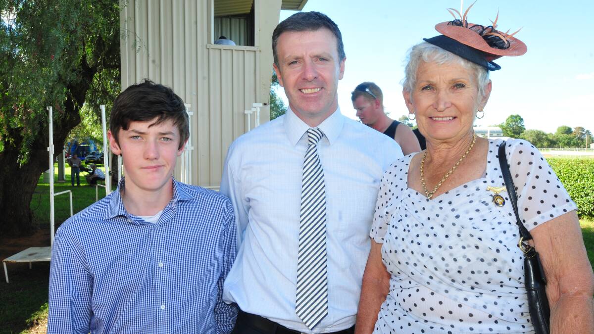 NARROMINE DIGGERS CUP: Nick Kennedy, Scott Kennedy and Lesley Walstt. Photo LOUISE DONGES