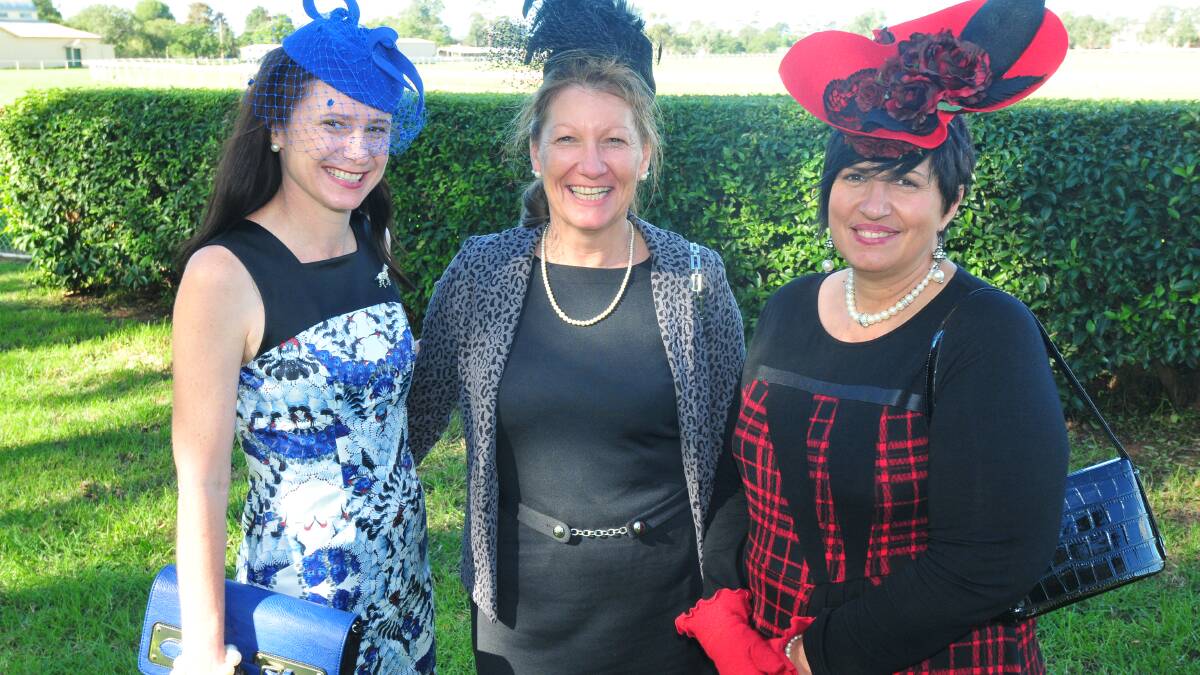 NARROMINE DIGGERS CUP: Liz Ward, Kerry Howard and Lorraine McPhee.  Photo LOUISE DONGES