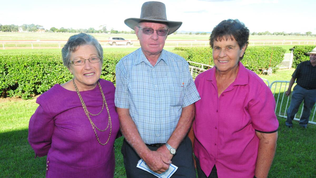 NARROMINE DIGGERS CUP:Lois Macleod, Max Stockings and Ruby Stockings.  Photo LOUISE DONGES